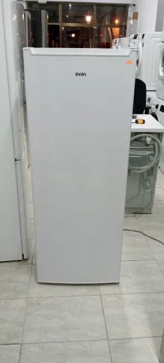 Congelador Vertical Svan Blanco 143 x 54 x 55 cm