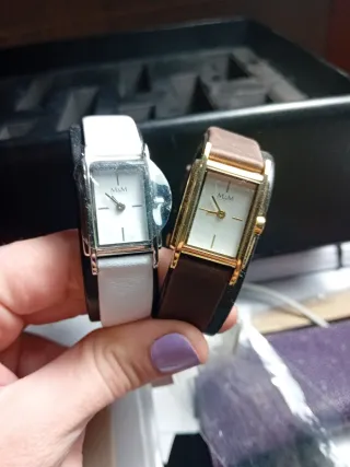 2 Relojes M&M Blanco y Marrón
