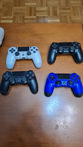 Mando PS4 (PlayStation 4) alguno no va!!!