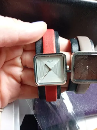 Relojes M&M Cuadrados Rojo y Marrón
