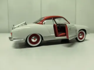 Coche Sólido 1:18 Karmann Ghia 1957