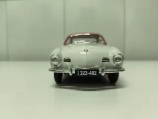 Coche Sólido 1:18 Karmann Ghia 1957