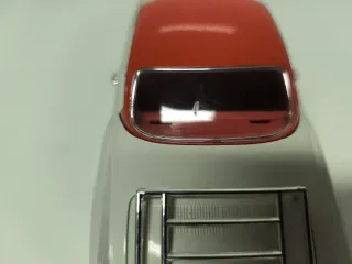 Coche Sólido 1:18 Karmann Ghia 1957
