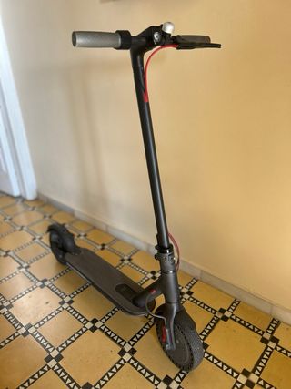 Patinete Eléctrico Xiaomi con ruedas antipinchazos