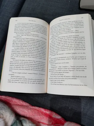 Angeles y Demonios / Angels and Demons (Spanish...