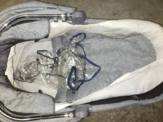 Carrito de bebé y capazo