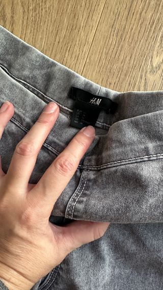 Vaqueros grises efecto lavado