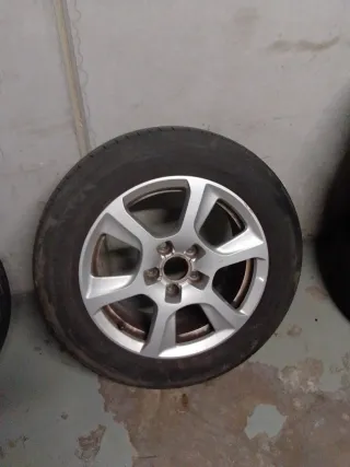 Llantas Audi A4 B8 con neumáticos
