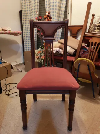 4 Sillas Nogal con Patina