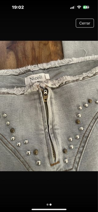 Pantalones grises tachuelas Nicoli