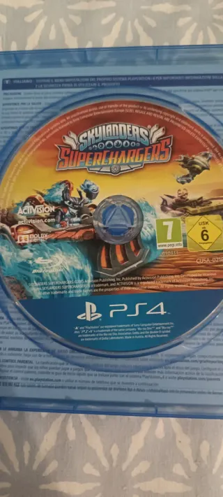 Skylanders Superchargers PS4 con figuras