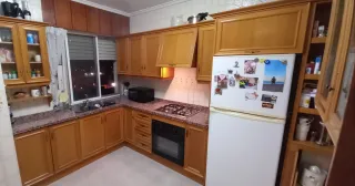 Cocina completa madera y granito