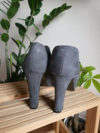 Botines grises de tacón con plataforma