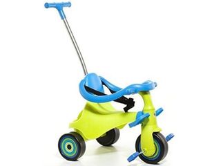 Triciclo verde con bandeja y palo
