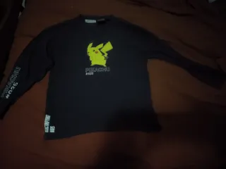 Camiseta Pikachu Zara Talla 12/13 Años