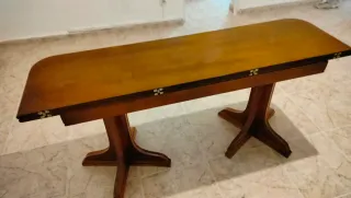 Mesa de salón extensible de madera
