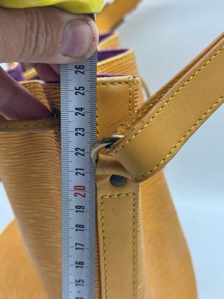 Bolso Noe Louis Vuitton Epi Amarillo.