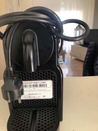 Cafetera Nespreso Negra nueva.