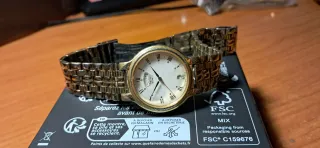 Reloj Seiko Quartz Dorado y Blanco falta tapa