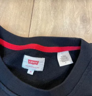 Sudadera Levi's Negra, Roja y Blanca