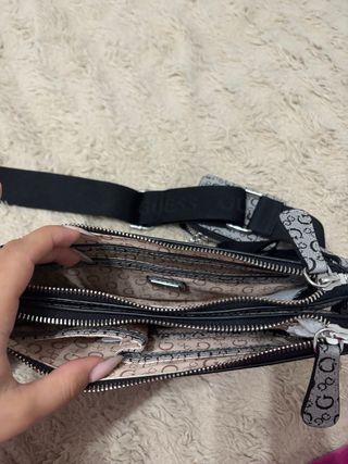 Bolso Guess Gris con Monedero