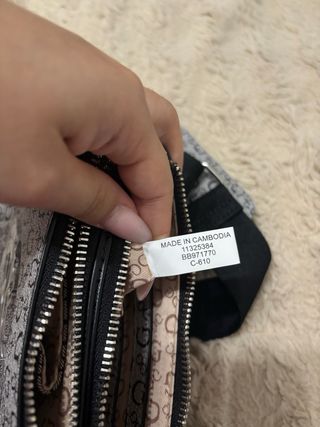 Bolso Guess Gris con Monedero