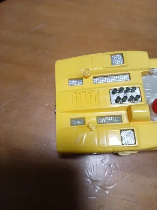 Scalextric Chaparral GT Amarillo