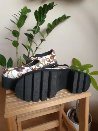 Merceditas plataforma estampado floral