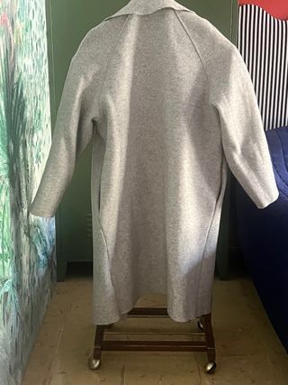 Abrigo COS gris largo lana