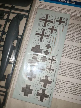 Aereo Kit WWI Pfalz D.IIIa Eduard Weekend 1/48