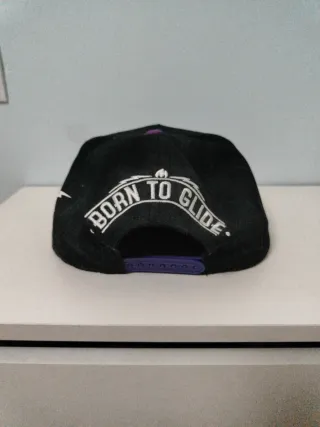 Gorra Spyro Negra y Morada