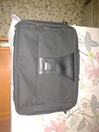 Maletín portátil negro