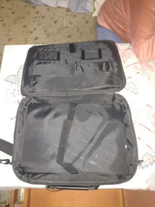 Maletín portátil negro