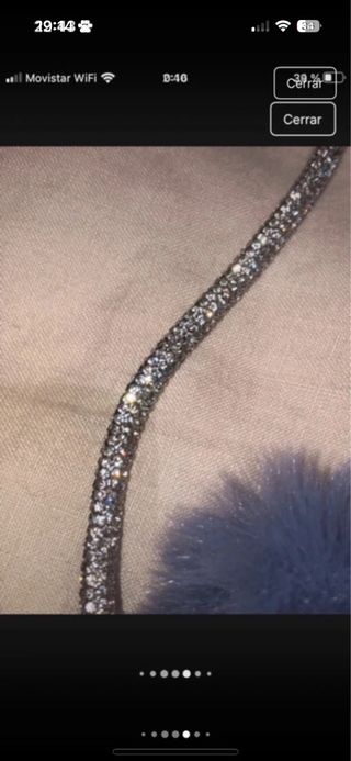 Bolso pelo morado y cadena brillantes Stradivarius