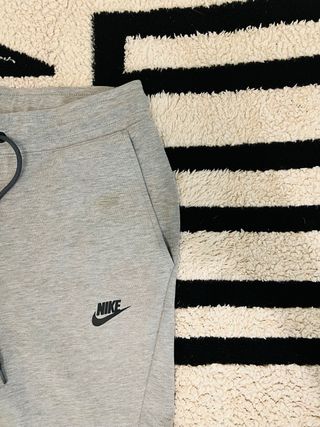 Pantalón chándal Nike gris hombre