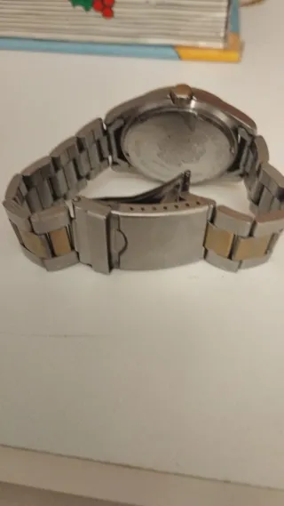 Reloj Duward Caballero Correa Metal Dorado y Plate