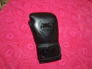 Guantes de Boxeo Venum Negros 16oz nuevos