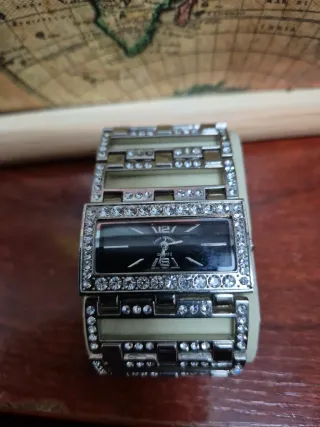 Reloj de bisutería para mujer