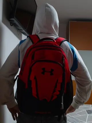 Mochila Under Armour Roja y Negra