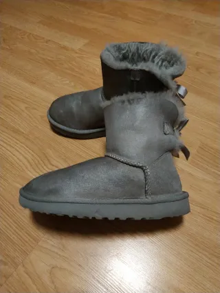 Stivali Ugg grigi taglia 36