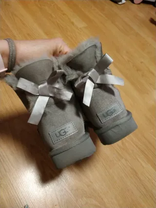 Stivali Ugg grigi taglia 36