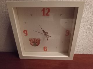 Orologio da parete per bambini con orsetto. IKEA