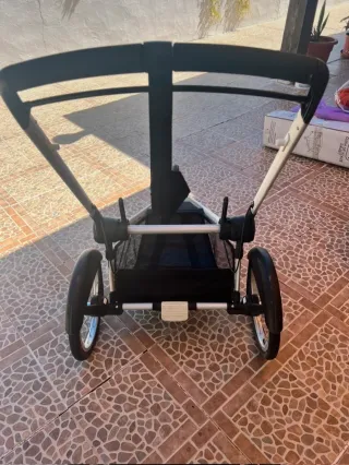 Bugaboo Runner: Chasis, ruedas y adaptadores