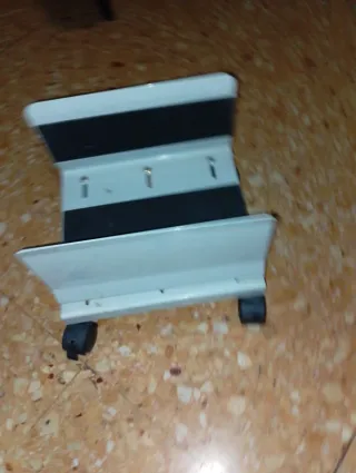 Soporte CPU Torre Ordenador con Ruedas