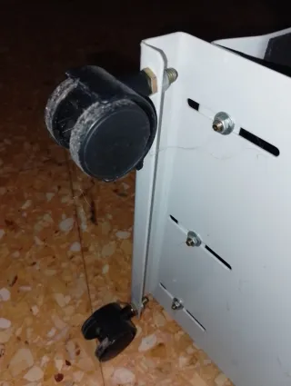 Soporte CPU Torre Ordenador con Ruedas