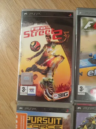 4 Juegos PSP: FIFA Street 2, F1 06, Pursuit Force,
