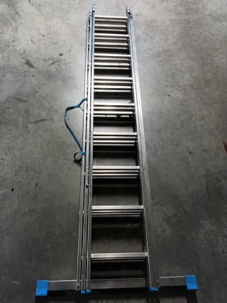 Escalera ajustable 9 peldaños plegable