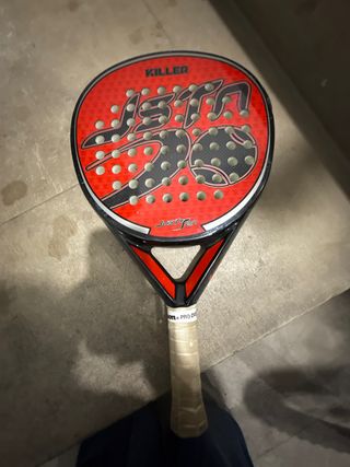 Raqueta Padel Killer Just Ten con funda incluida.