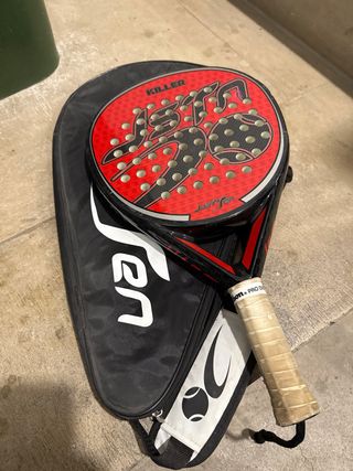 Raqueta Padel Killer Just Ten con funda incluida.