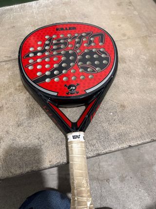 Raqueta Padel Killer Just Ten con funda incluida.